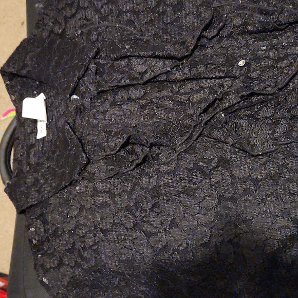 BEAUTIFUL BLACK LACE RUFFLE BLOUSE - Picture 2 of 8